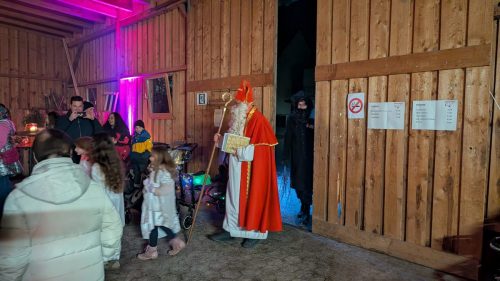 PXL 20251206 163751206