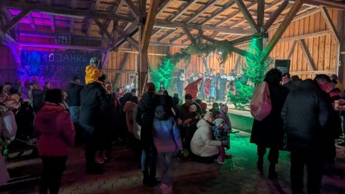 PXL 20251206 163812431